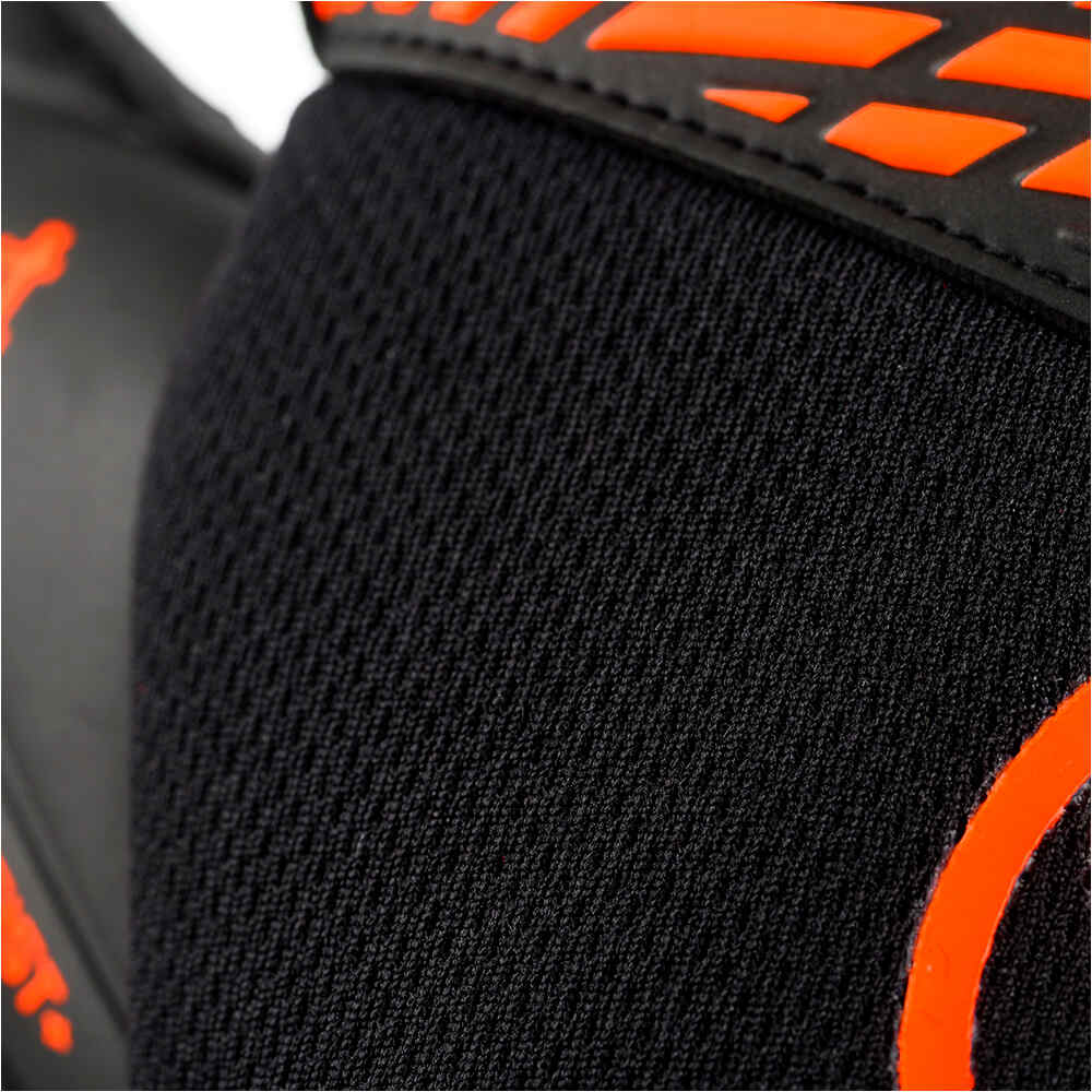 Uhlsport guantes portero infantil FANGMASCHINE SOFT RESIST JR NENA 02
