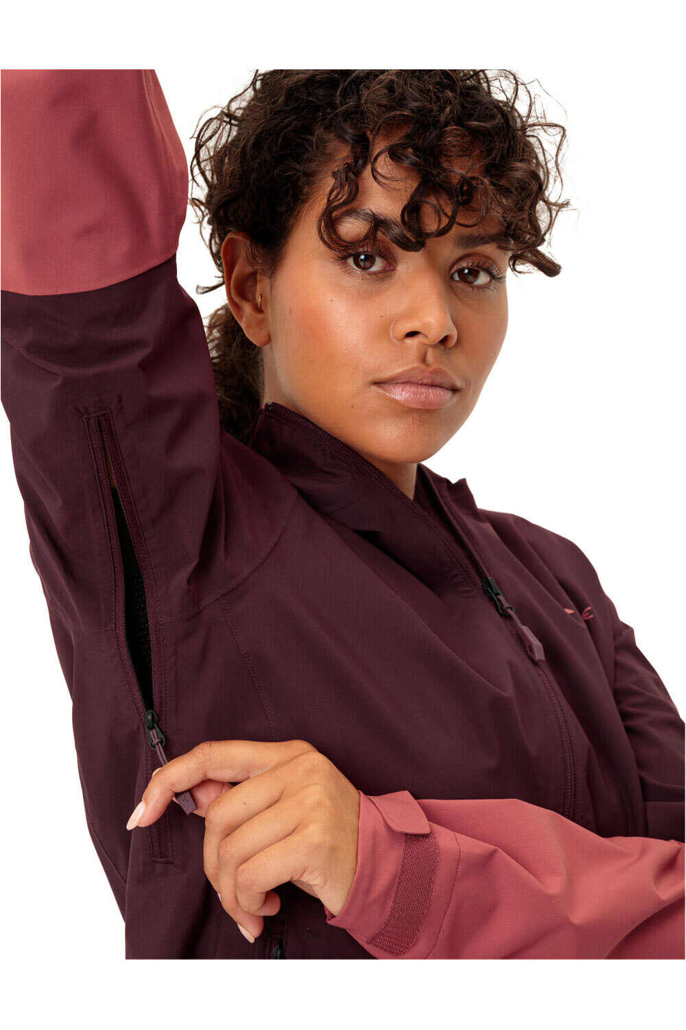 Vaude chaqueta impermeable mujer Women's Moab Rain Jacket II vista detalle