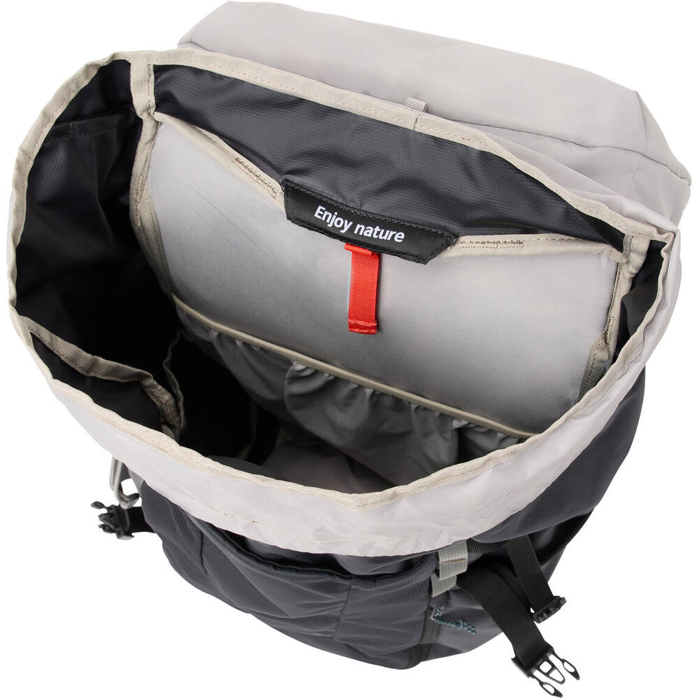 Vaude mochila montaña Brenta 30 02