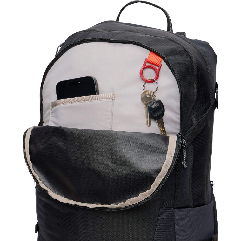 Vaude mochila montaña Wizard 28+4 long 05