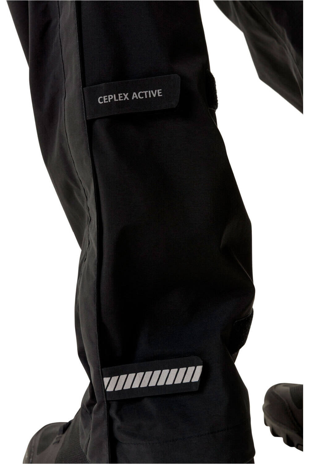 Vaude pantalón largo ciclismo hombre Men's Yaras Rain Zip Pants IV vista detalle
