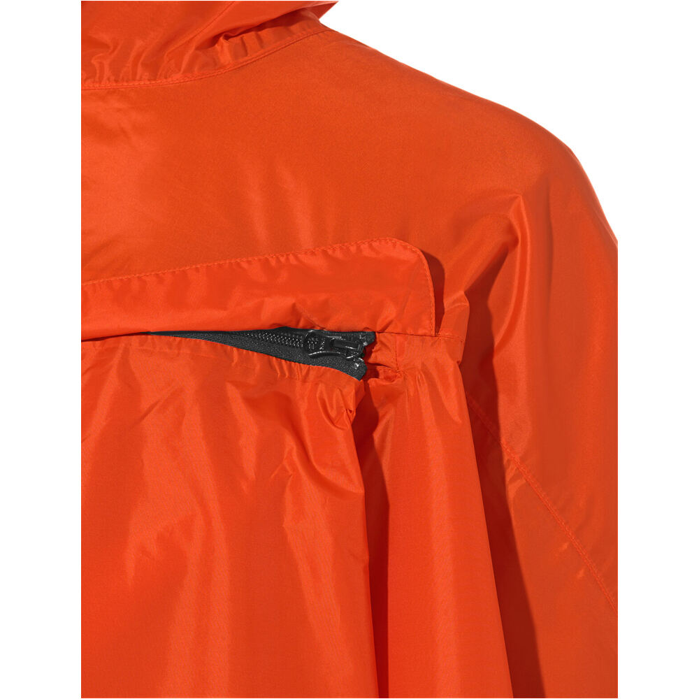 Vaude poncho montaña Hiking Backpack Poncho II 05