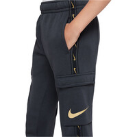 Nike pantalón niño NSW REPEAT SW FLC CARGO PANT vista detalle