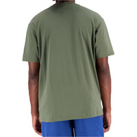 New Balance camiseta manga corta hombre Essentials Stacked Logo vista trasera