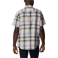 Columbia camisa montaña manga corta hombre Under Exposure YD Short Sleeve Shirt vista trasera