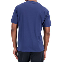 New Balance camiseta manga corta hombre Essentials Stacked Logo vista trasera