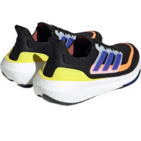 adidas zapatilla running hombre ULTRABOOST LIGHT vista trasera