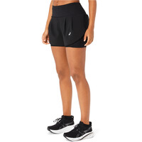 Asics pantalones cortos trail running mujer ROAD 2-N-1 3.5IN SHORT vista detalle