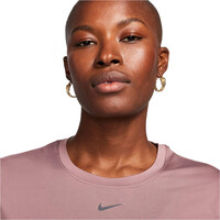 Nike camisetas yoga W NK ONE CLASSIC DF SS TOP vista detalle