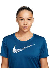 Nike camiseta entrenamiento manga corta mujer SWOOSH RUN SS TOP vista detalle