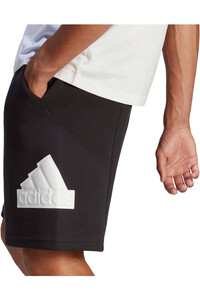 adidas bermudas hombre Future Icons Badge of Sport vista trasera