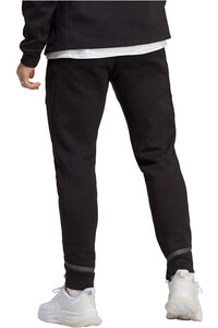 adidas pantalón hombre Designed for Gameday vista frontal