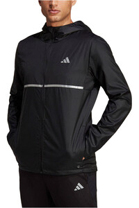 adidas CHAQUETA RUNNING HOMBRE Own the Run vista frontal