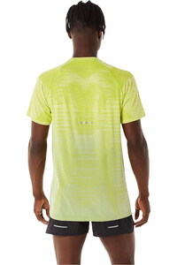 Asics camiseta técnica manga corta hombre SEAMLESS SS TOP vista trasera