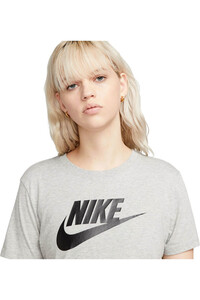 Nike camiseta manga corta mujer W NSW TEE ESSNTL ICN FTRA vista detalle