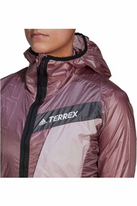 adidas chaqueta impermeable mujer Techrock Three-in-One con capucha 03