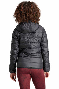 adidas chaqueta outdoor mujer W MULTI DOWN J vista trasera