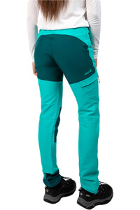 Izas pantalón montaña mujer LEYTE W FW vista trasera