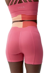 Born Living Yoga pantalones yoga Short Kalinda vista trasera