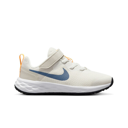Nike Revolution 6