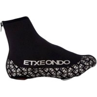 Etxeondo cubrezapatillas ciclismo CUBREZAPATILLAS URA NEGRO vista frontal