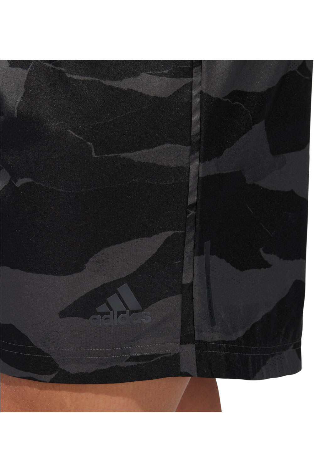 adidas pantaloneta técnica hombre RUN IT CAMO SHO 5 vista detalle