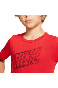 Nike camiseta entrenamiento manga corta niño B NK BRTHE GFX SS TOP vista detalle
