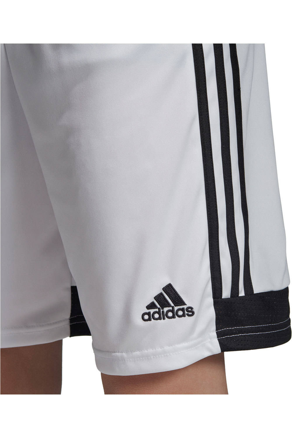 adidas pantalones cortos futbol niño Tastigo 19 vista detalle