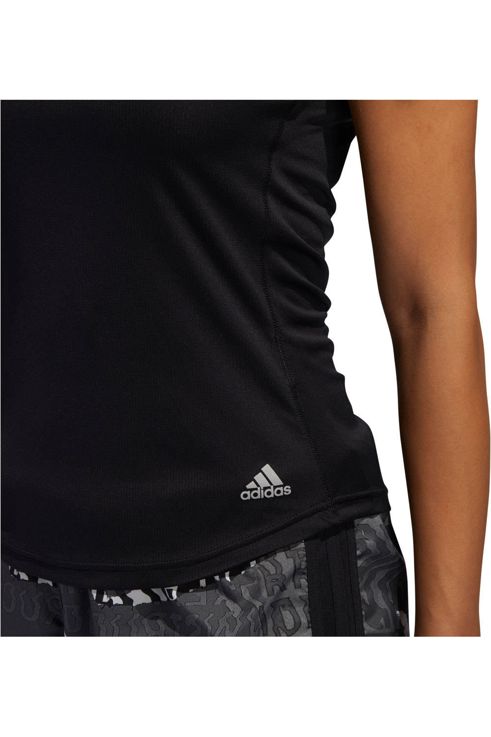 adidas camiseta entrenamiento manga corta mujer RUN IT TEE vista detalle