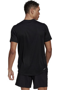 adidas camiseta fitness hombre AEROREADY Designed To Move Sport 3 bandas vista trasera