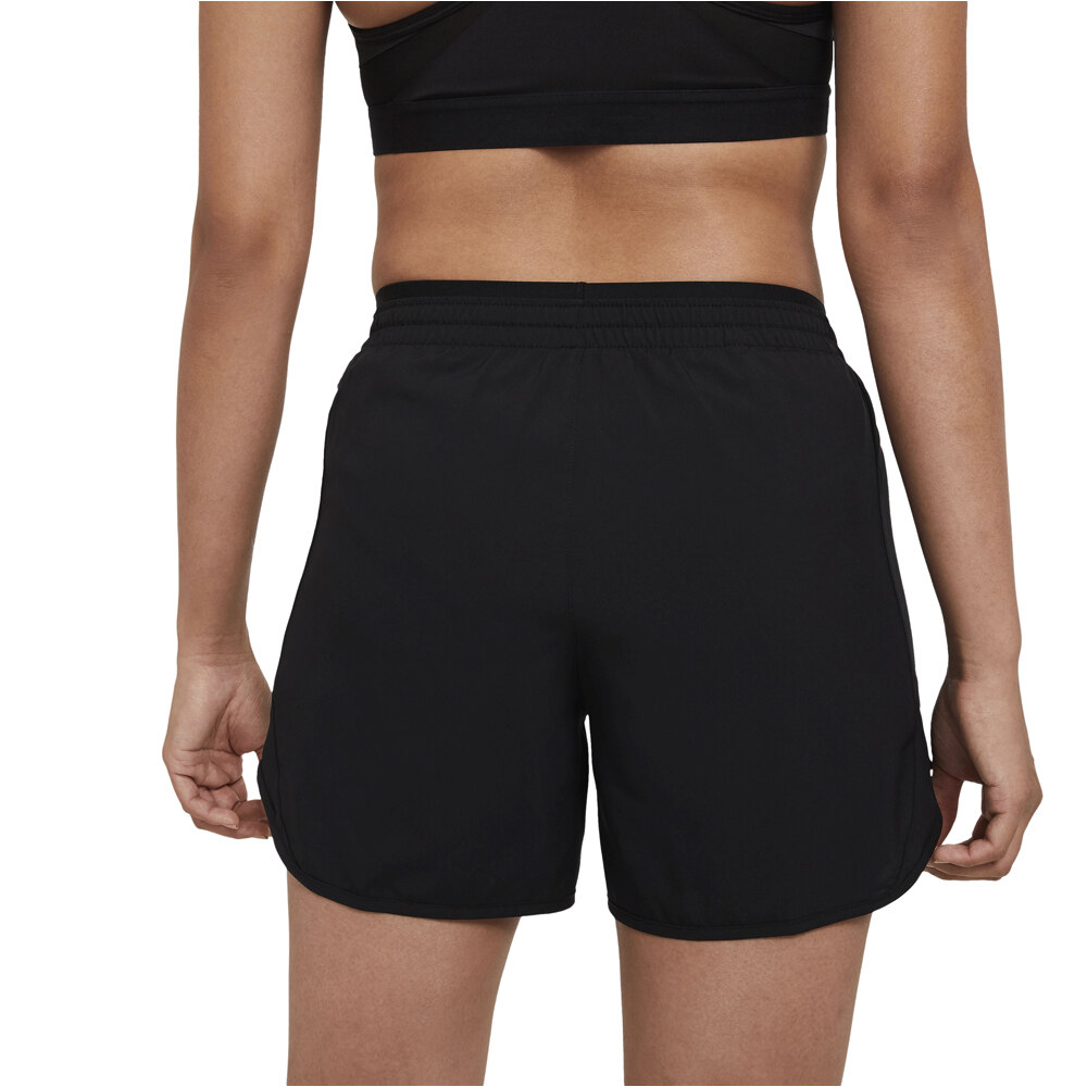 Nike pantalón running mujer W NK TEMPO LUXE SHORT 5IN vista trasera