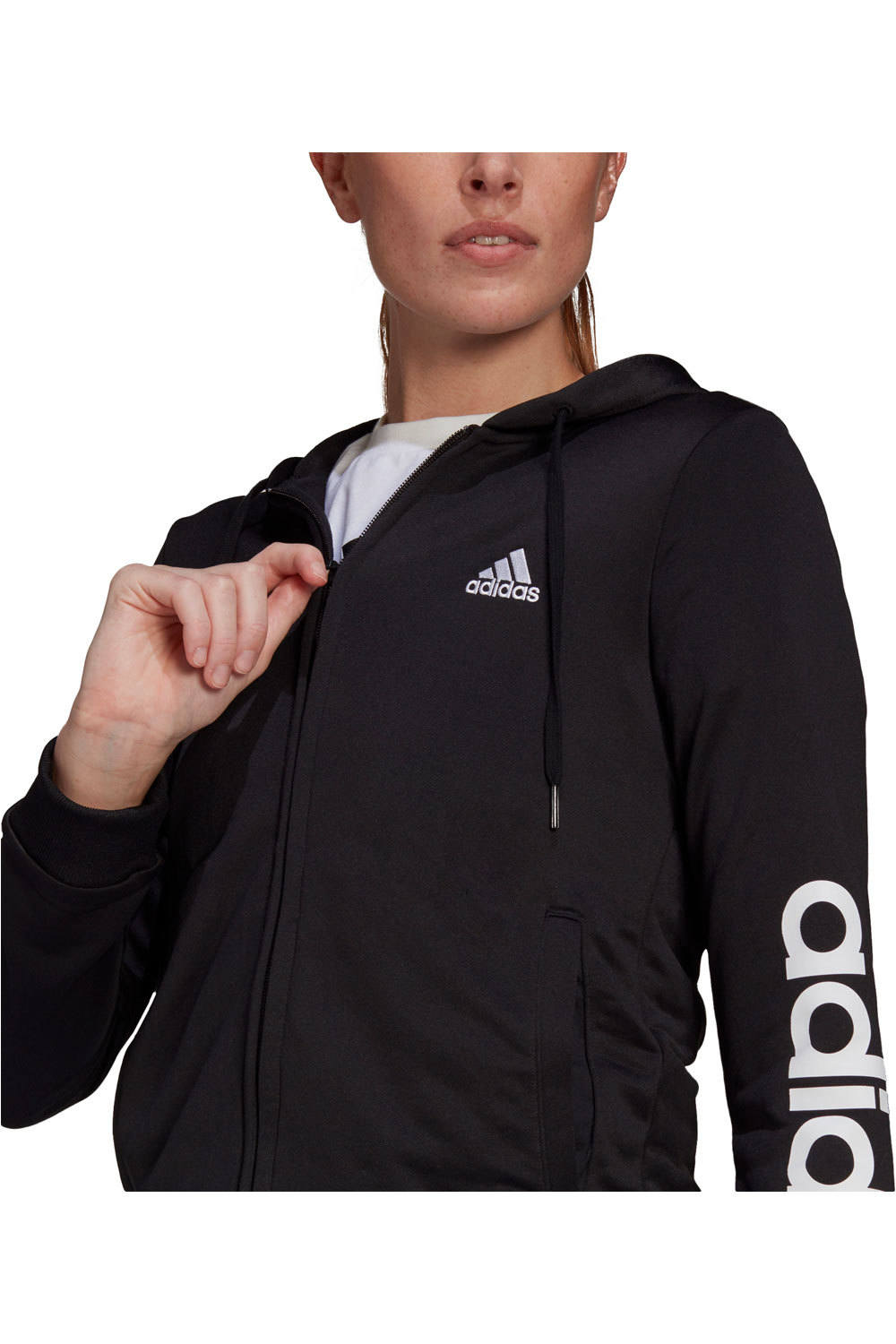 adidas chándal mujer Essentials Logo French Terry vista detalle