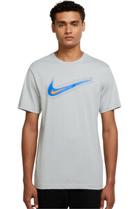 Nike camiseta manga corta hombre M NSW TEE SWOOSH 12 MONTH vista frontal