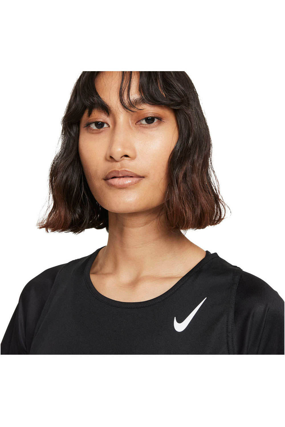 Nike camiseta entrenamiento manga corta mujer W NK DF RACE TOP SS vista detalle