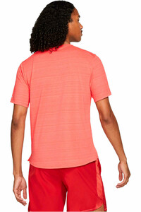 Nike camiseta técnica manga corta hombre M NK DF MILER TOP SS vista trasera