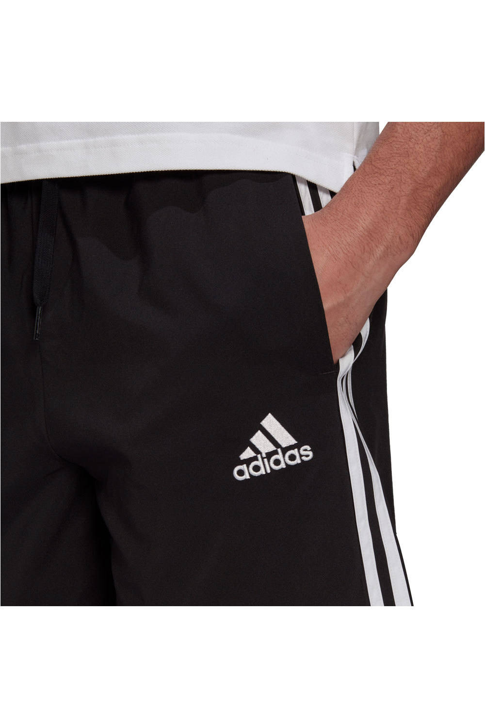 adidas bermudas hombre AEROREADY Essentials Chelsea 3 bandas vista detalle