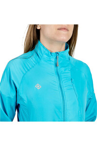 Izas CHAQUETA RUNNING MUJER LIBIA vista detalle