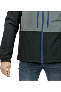 Izas chaqueta outdoor hombre FORNAX vista detalle