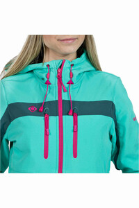 Izas chaqueta outdoor mujer HERBA vista detalle