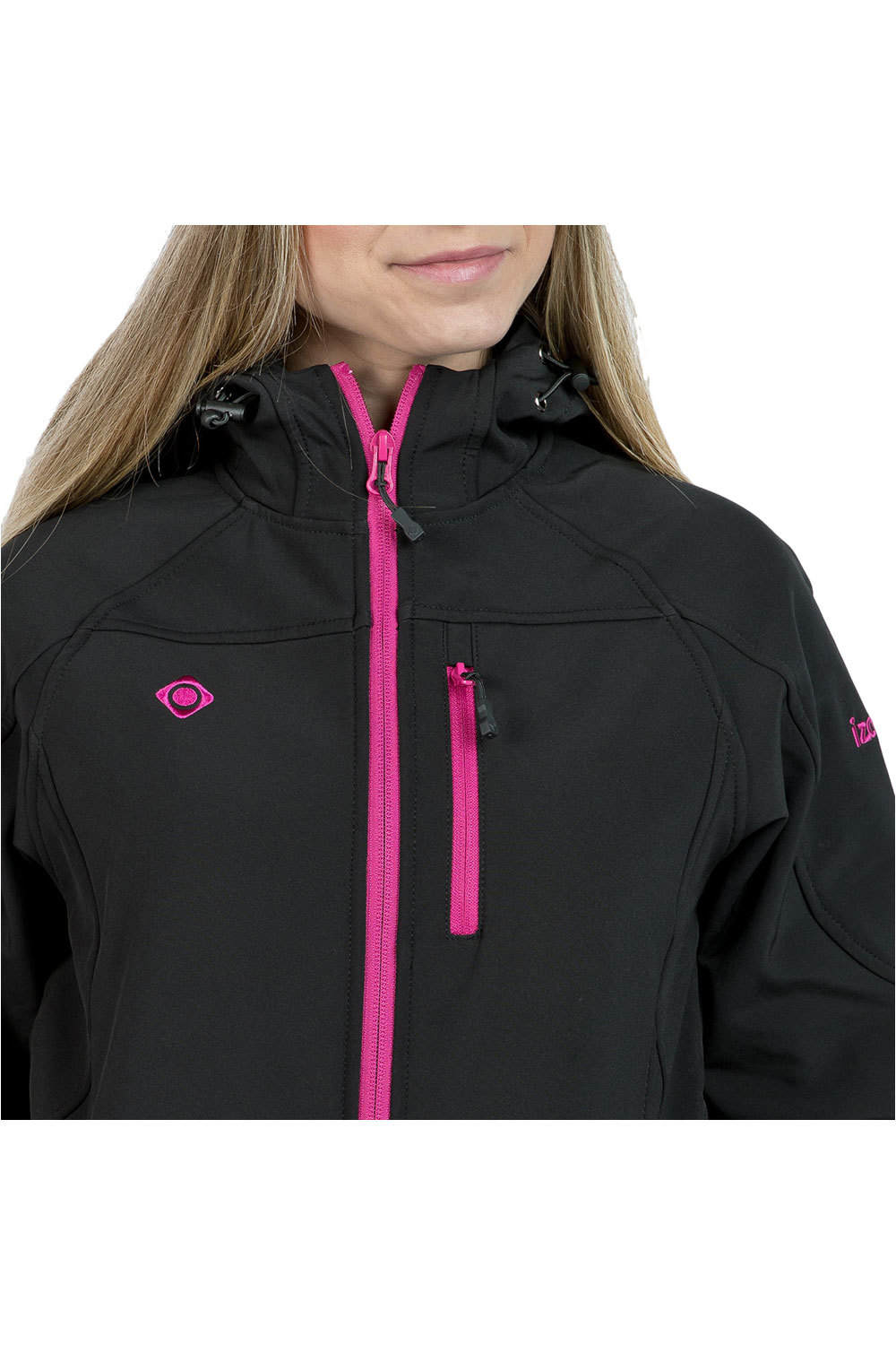 Izas chaqueta softshell mujer OKA vista detalle