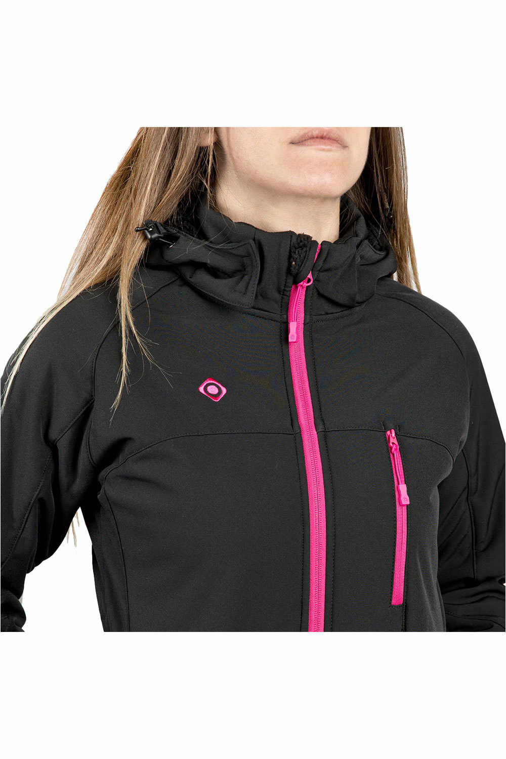 Izas chaqueta softshell mujer OLAND vista detalle