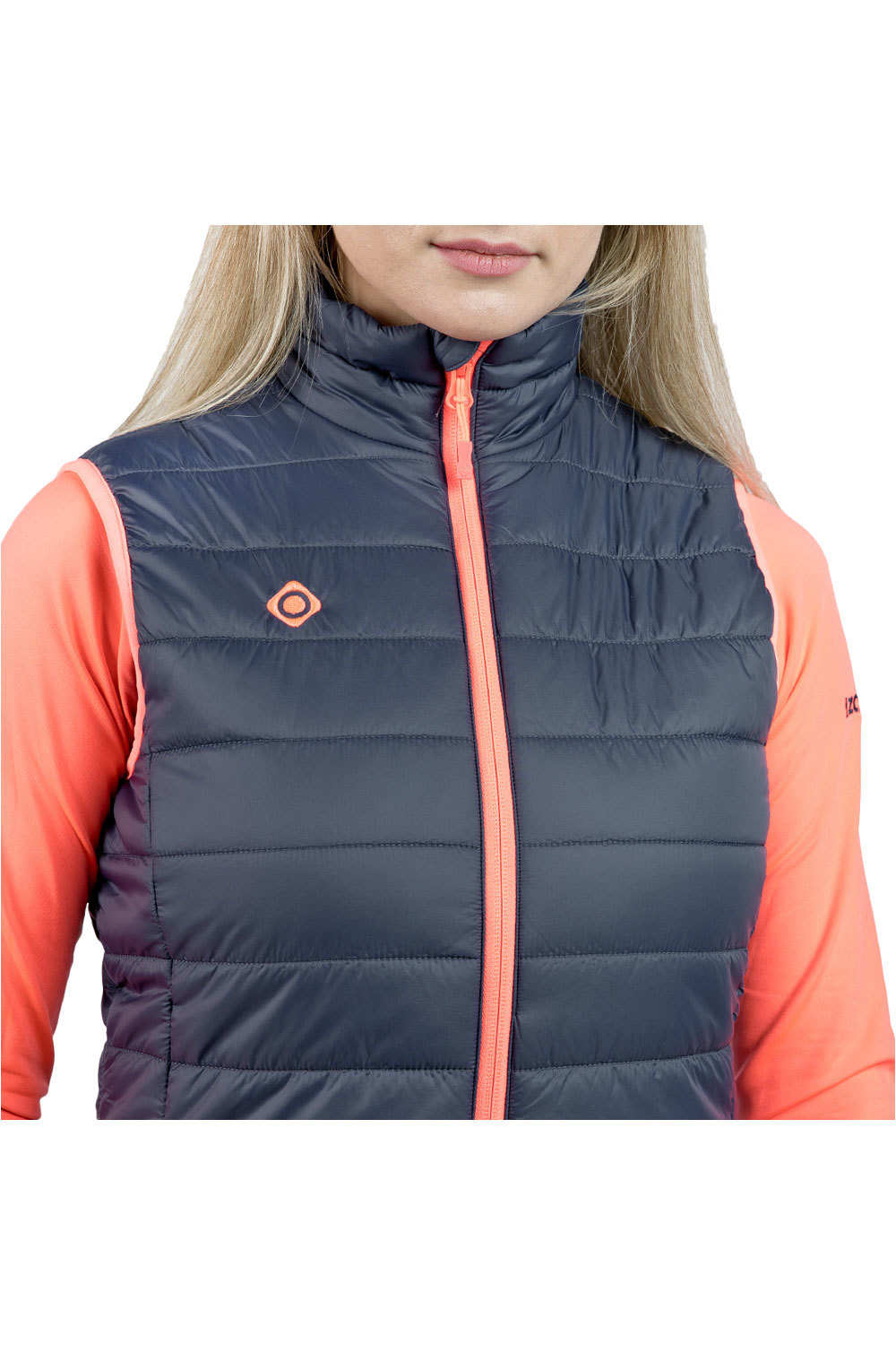 Izas chaleco outdoor mujer NIS W vista detalle