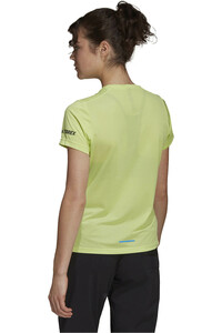 adidas camiseta entrenamiento manga corta mujer Terrex Agravic vista trasera