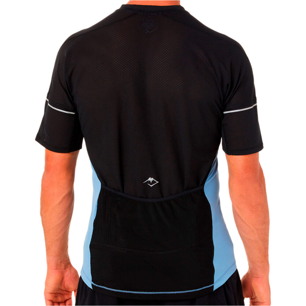 Asics camisetas trail running manga corta hombre FUJITRAIL TOP vista detalle