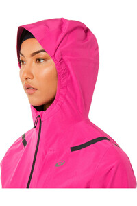 Asics CHAQUETA RUNNING MUJER ACCELERATE WATERPROOF 2.0 JACKET vista trasera