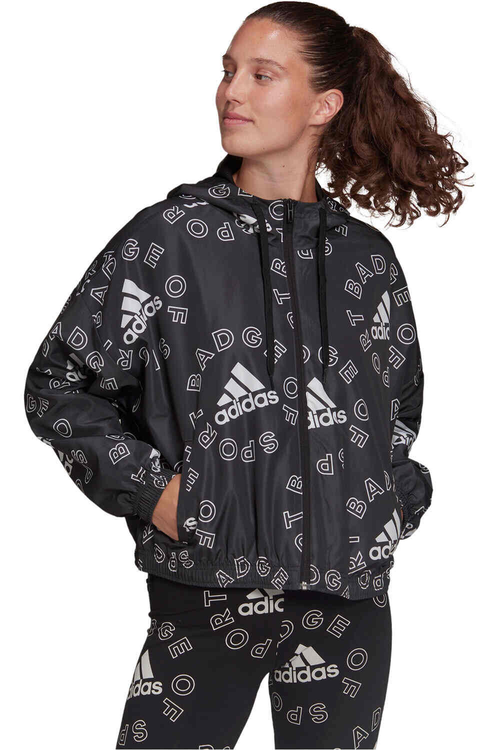 adidas chaquetas mujer W BLUV Q1 WB vista frontal