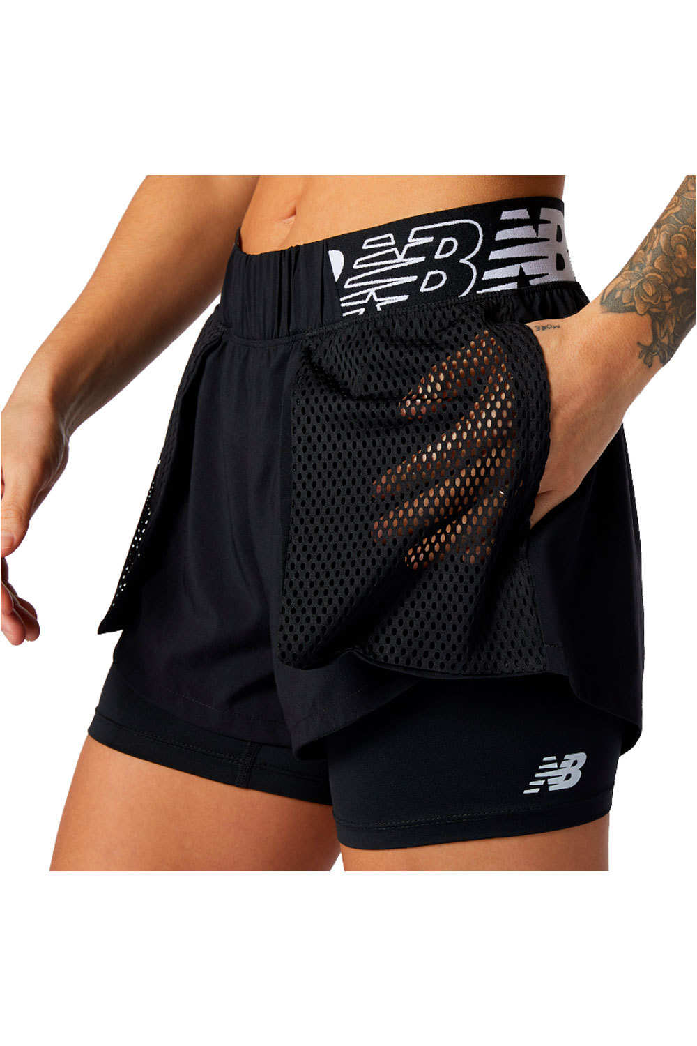 New Balance pantalones y mallas cortas fitness mujer Relentless 2 In 1 Short vista trasera