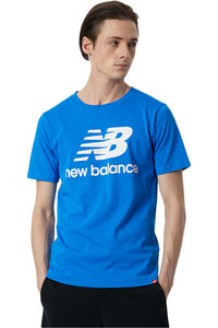 New Balance camiseta manga corta hombre Essentials Stacked Logo vista frontal