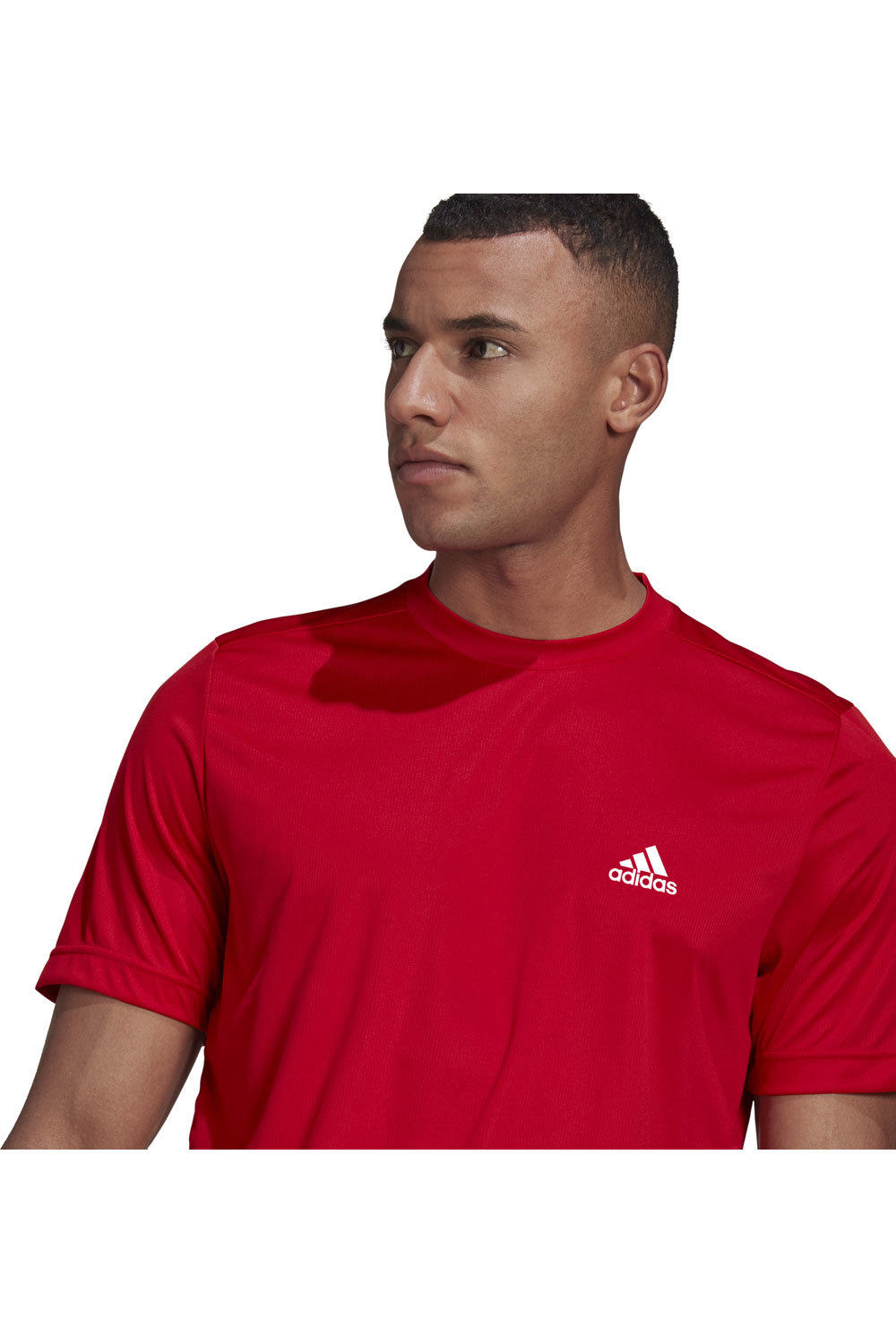 adidas camiseta fitness hombre AEROREADY Designed To Move Sport vista detalle