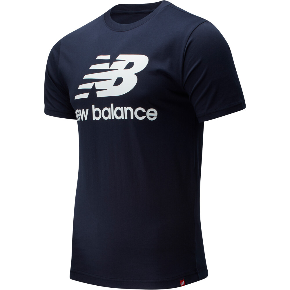 New Balance camiseta manga corta hombre Essentials Stacked Logo Tee vista frontal